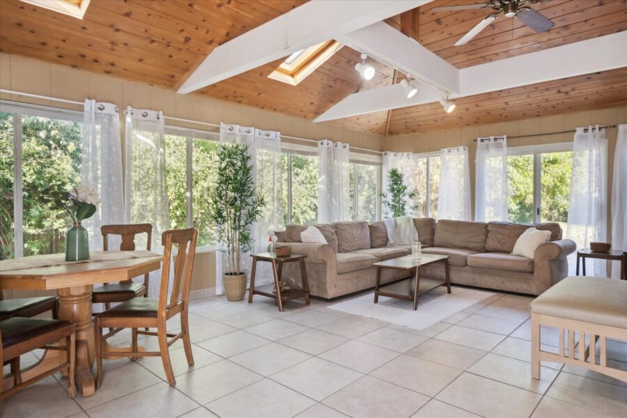 8425-Wormer-Ave-Dearborn-Heights-MI-48127-Leslie_E_Martin_Real_Estate-15