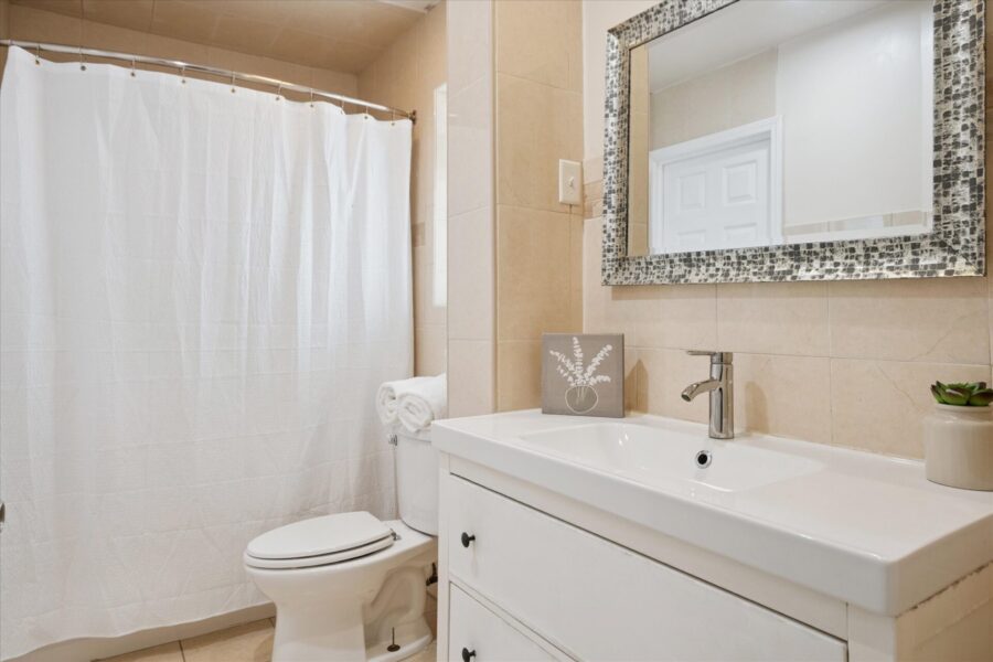 8425-Wormer-Ave-Dearborn-Heights-MI-48127-Leslie_E_Martin_Real_Estate-24