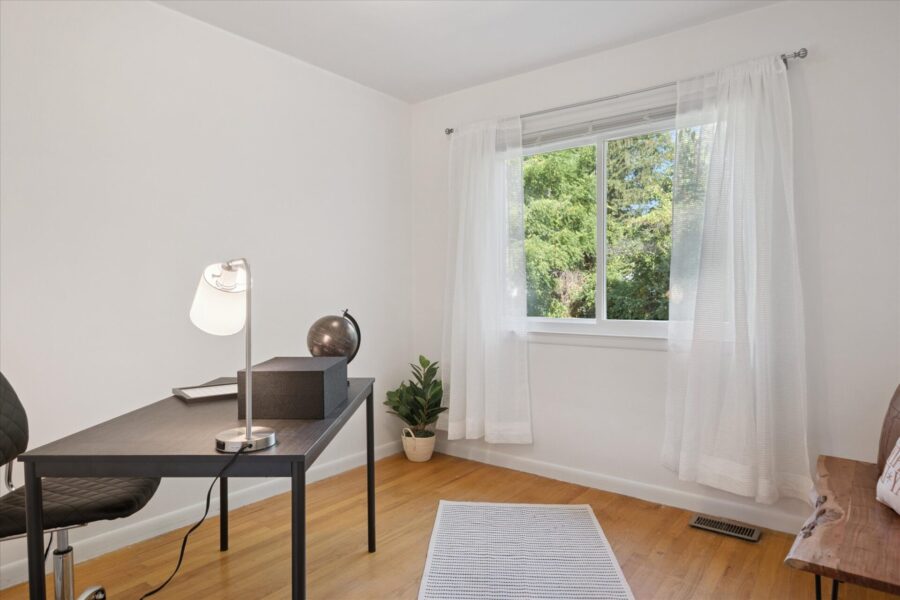 8425-Wormer-Ave-Dearborn-Heights-MI-48127-Leslie_E_Martin_Real_Estate-29