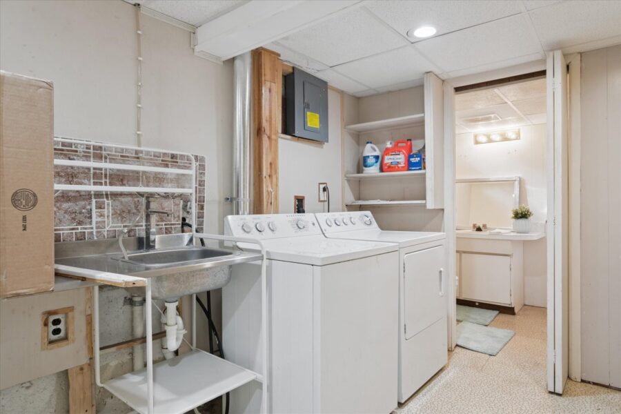 8425-Wormer-Ave-Dearborn-Heights-MI-48127-Leslie_E_Martin_Real_Estate-33