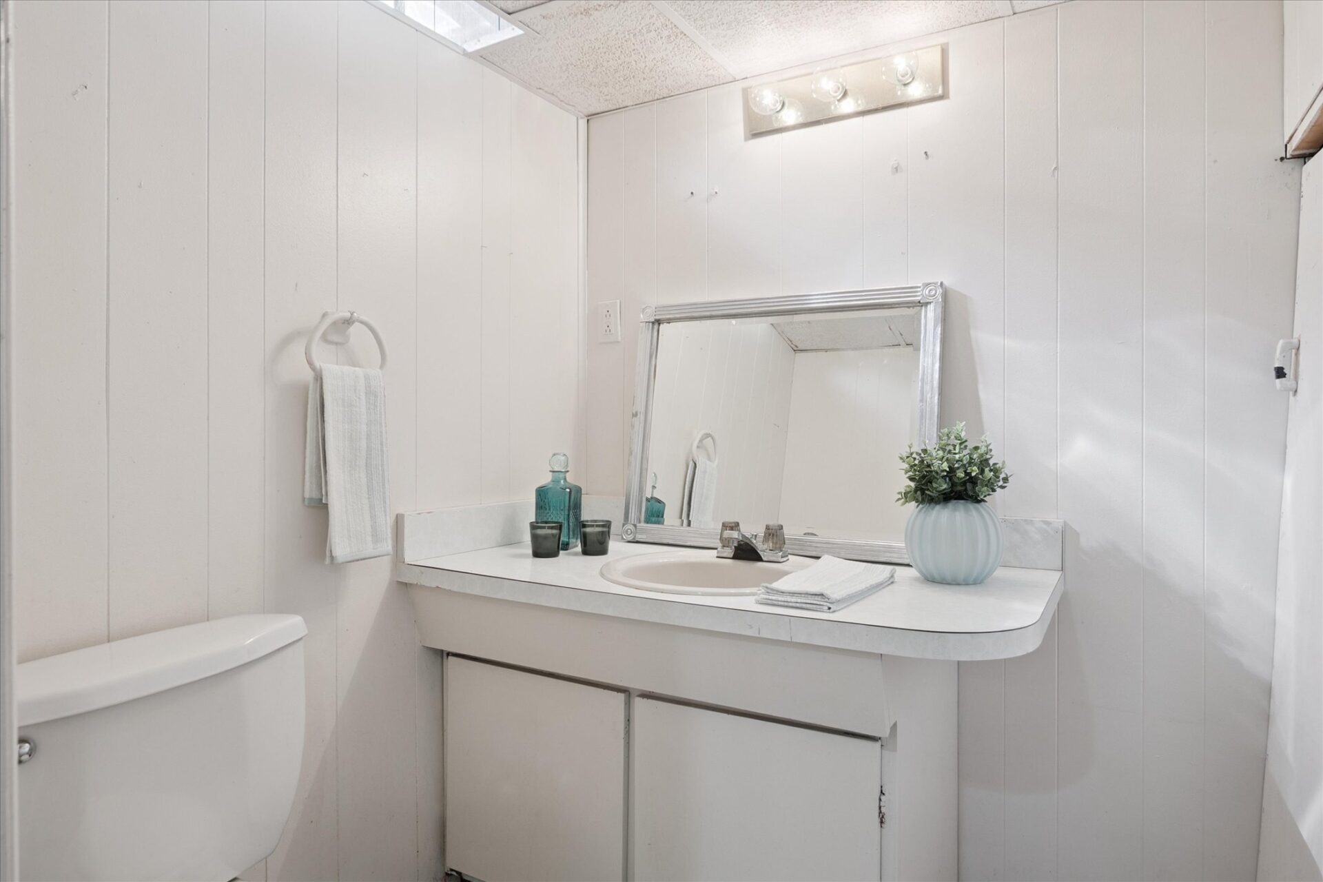 8425-Wormer-Ave-Dearborn-Heights-MI-48127-Leslie_E_Martin_Real_Estate-34