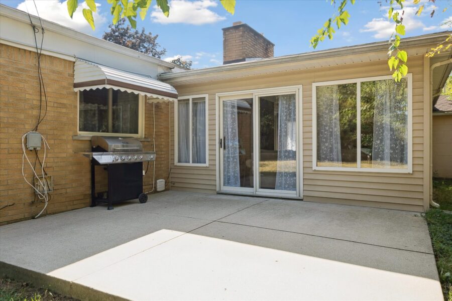 8425-Wormer-Ave-Dearborn-Heights-MI-48127-Leslie_E_Martin_Real_Estate-38