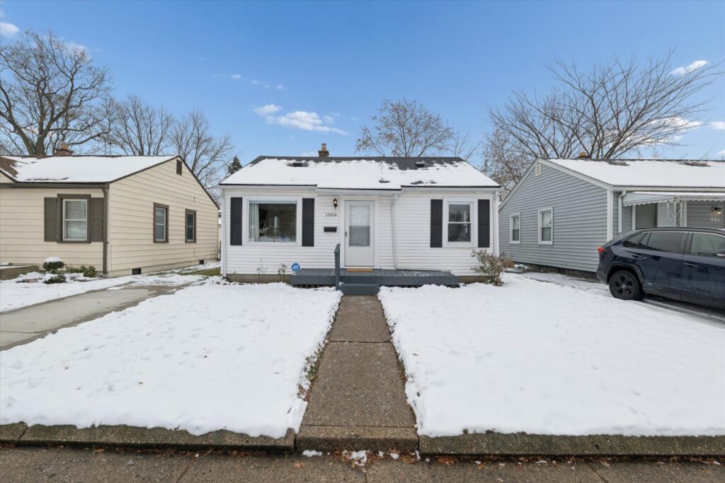 Front of House 3 -1004 E Otis Ave Hazel Park, MI 48030-Leslie E. Martin