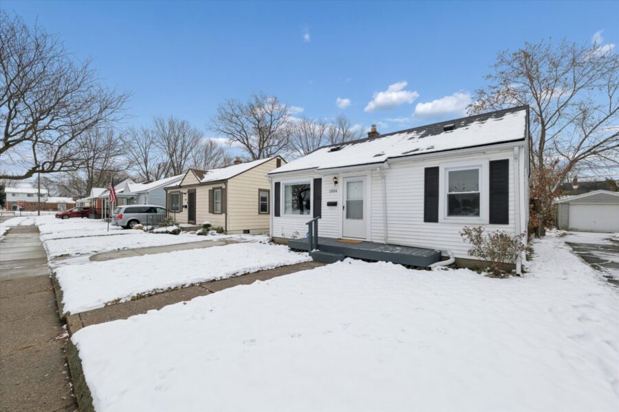 Front of House 2 -1004 E Otis Ave Hazel Park, MI 48030-Leslie E. Martin