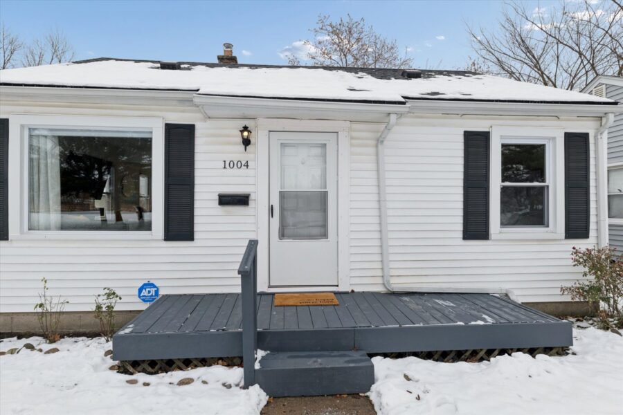 Front of House 1 -1004 E Otis Ave Hazel Park, MI 48030-Leslie E. Martin