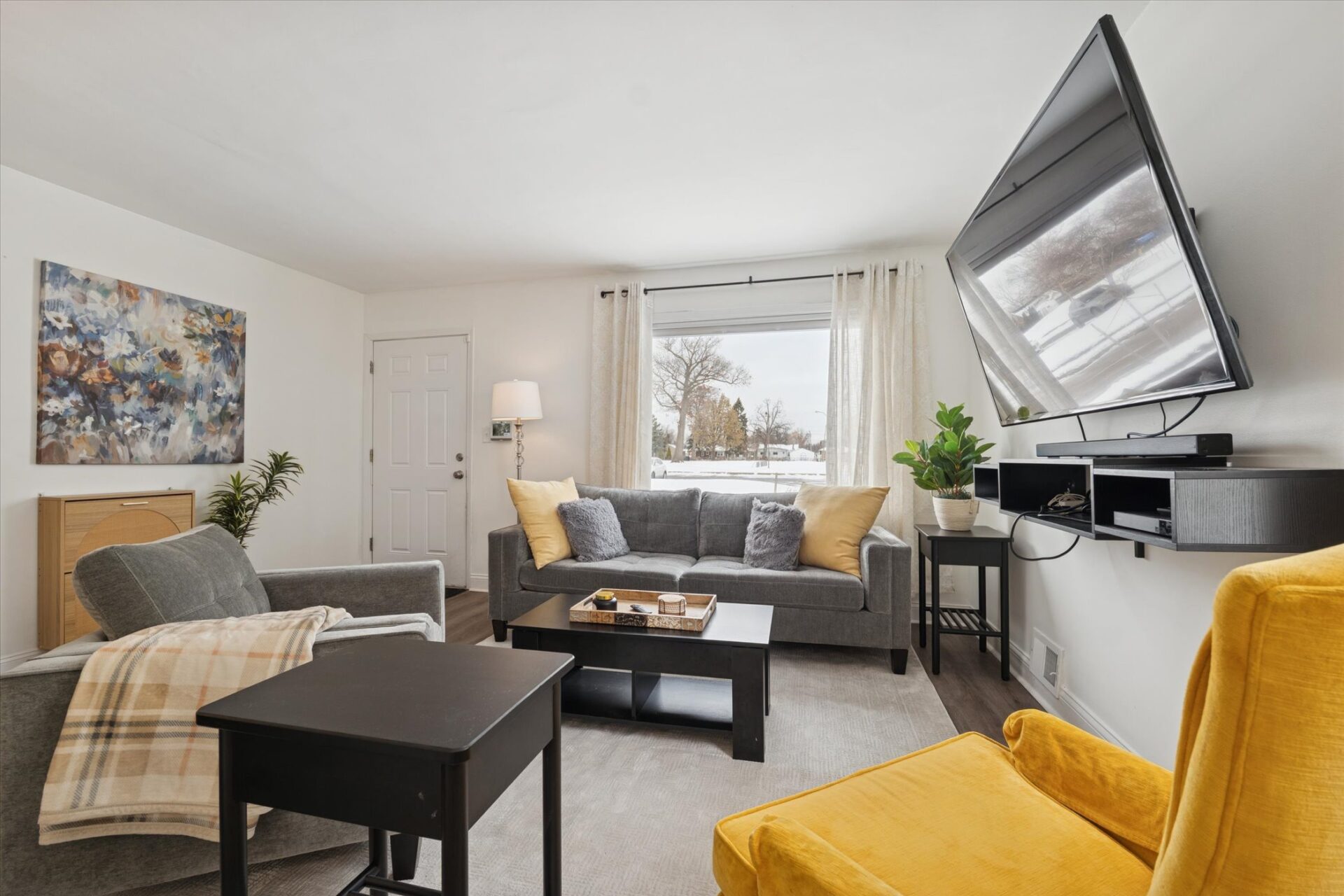 Living Room 2 -1004 E Otis Ave Hazel Park, MI 48030-Leslie E. Martin