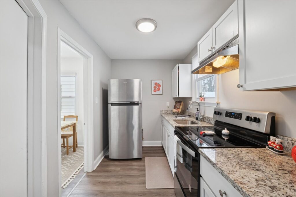 Kitchen 1 -1004 E Otis Ave Hazel Park, MI 48030-Leslie E. Martin