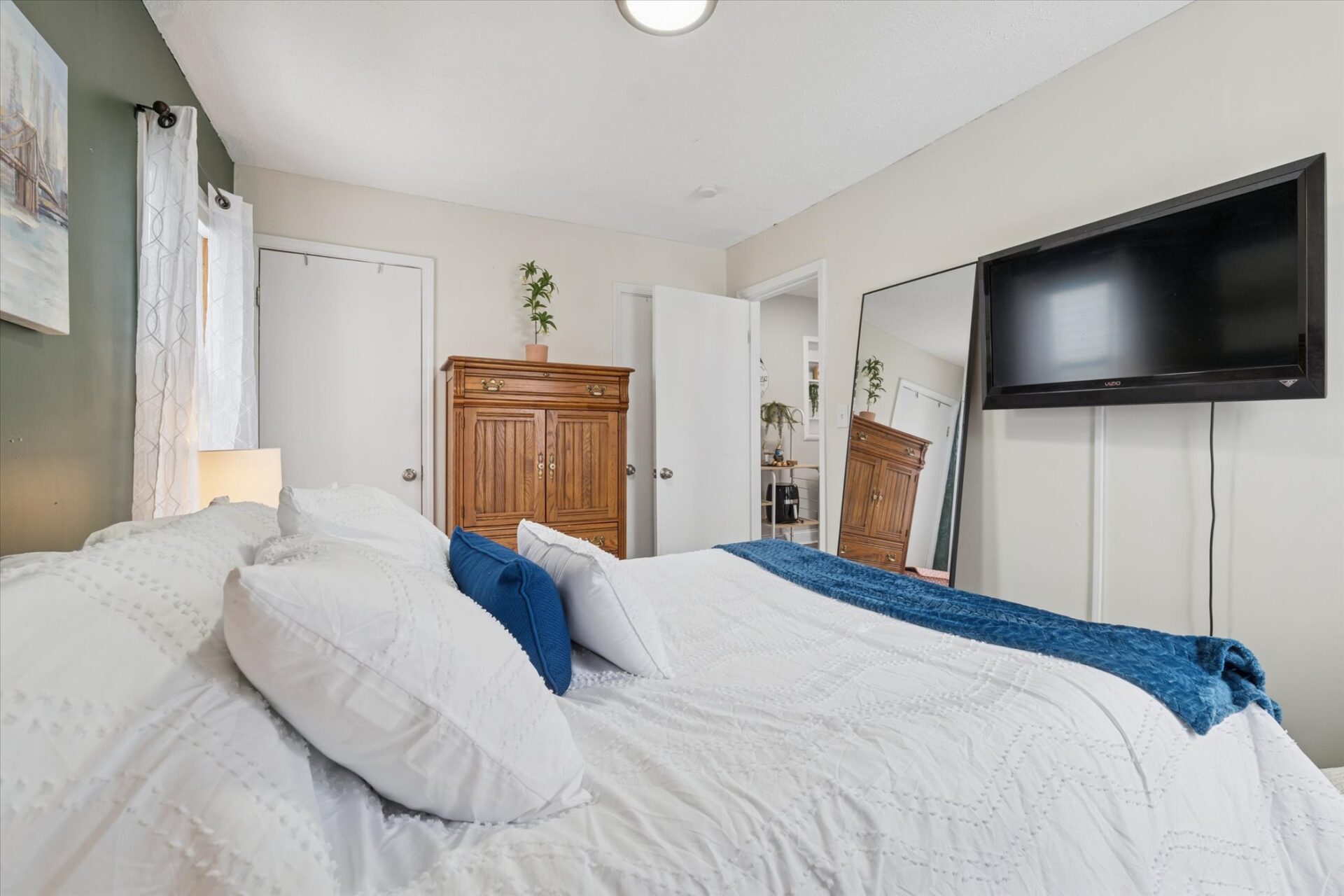 Bedroom 2 -1004 E Otis Ave Hazel Park, MI 48030-Leslie E. Martin