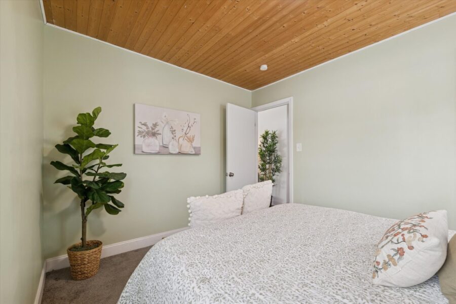 Primary Bedroom1 -1004 E Otis Ave Hazel Park, MI 48030-Leslie E. Martin