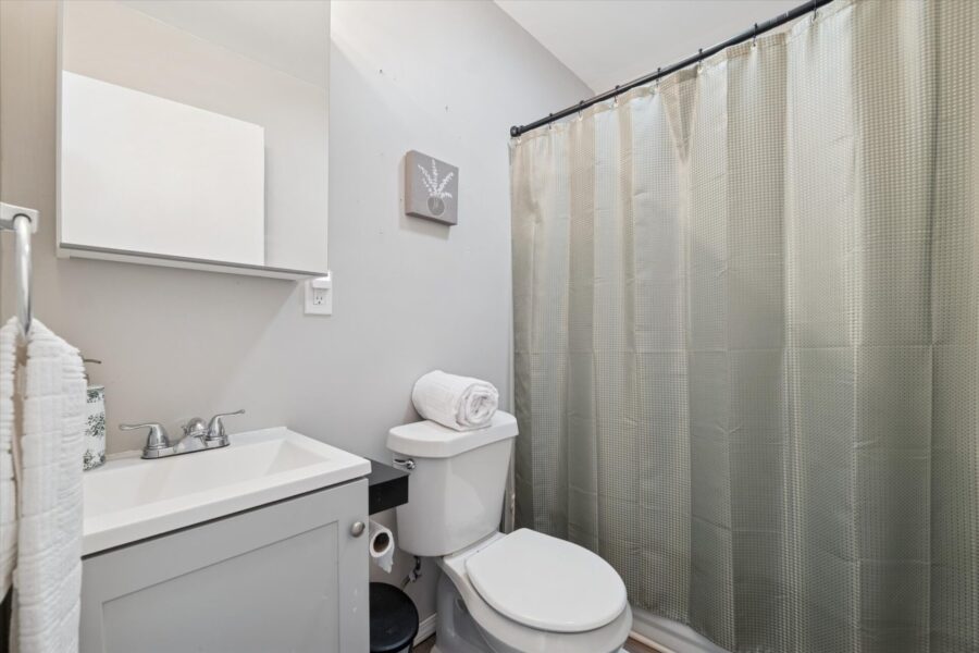 Bathroom-1004 E Otis Ave Hazel Park, MI 48030-Leslie E. Martin