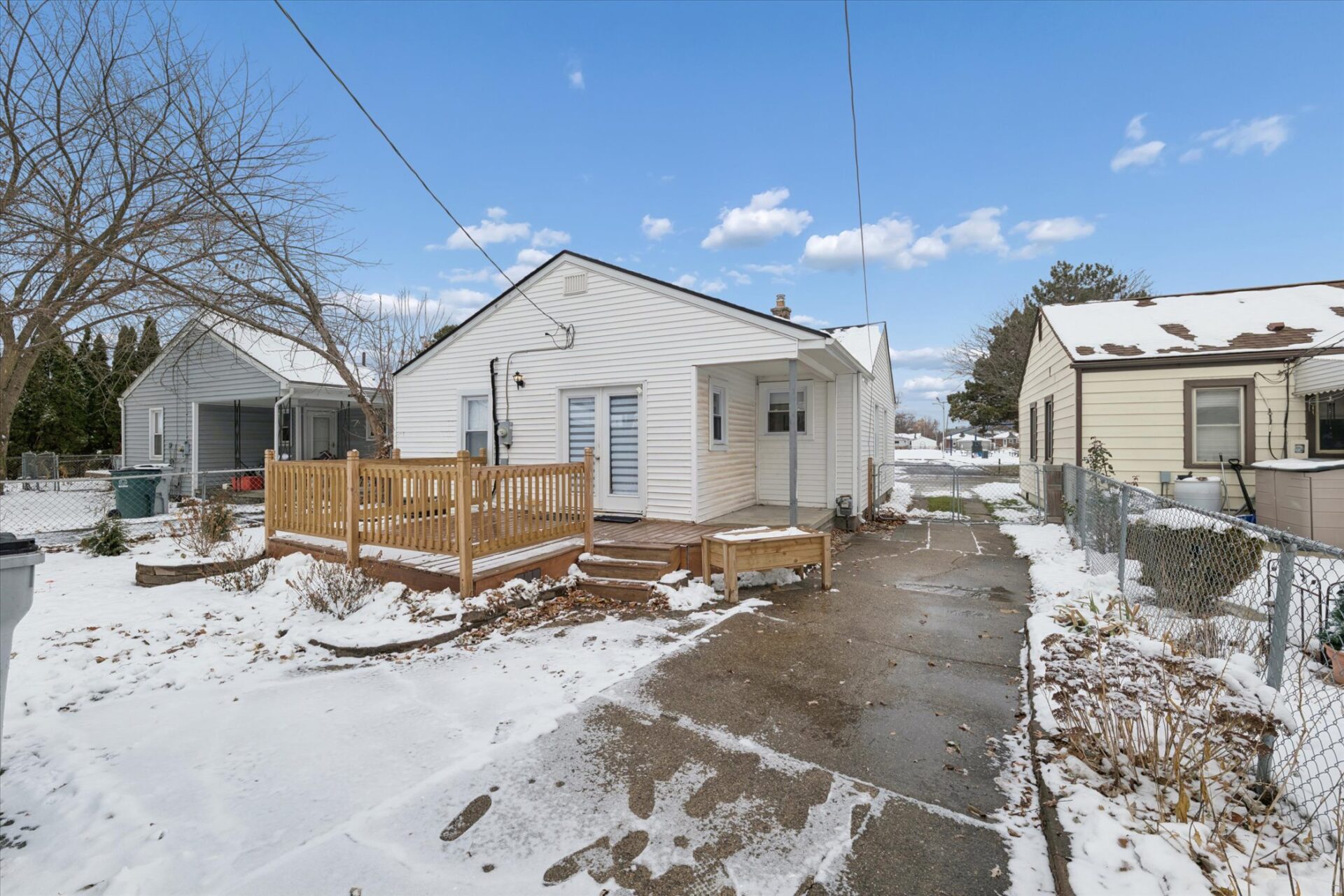 Back-of-House-1004 E Otis Ave Hazel Park, MI 48030-Leslie E. Martin