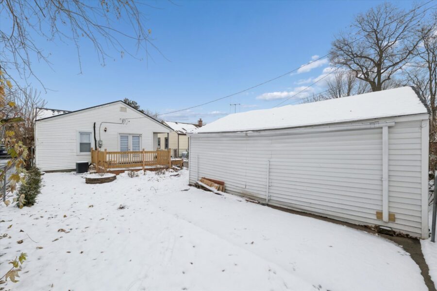 Backyard-2-1004 E Otis Ave Hazel Park, MI 48030-Leslie E. Martin
