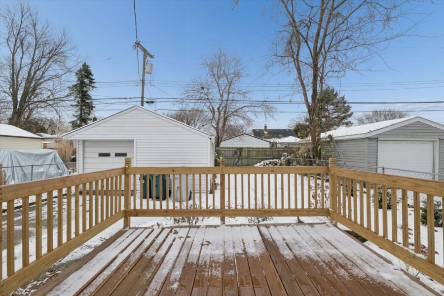 Deck-1004 E Otis Ave Hazel Park, MI 48030-Leslie E. Martin