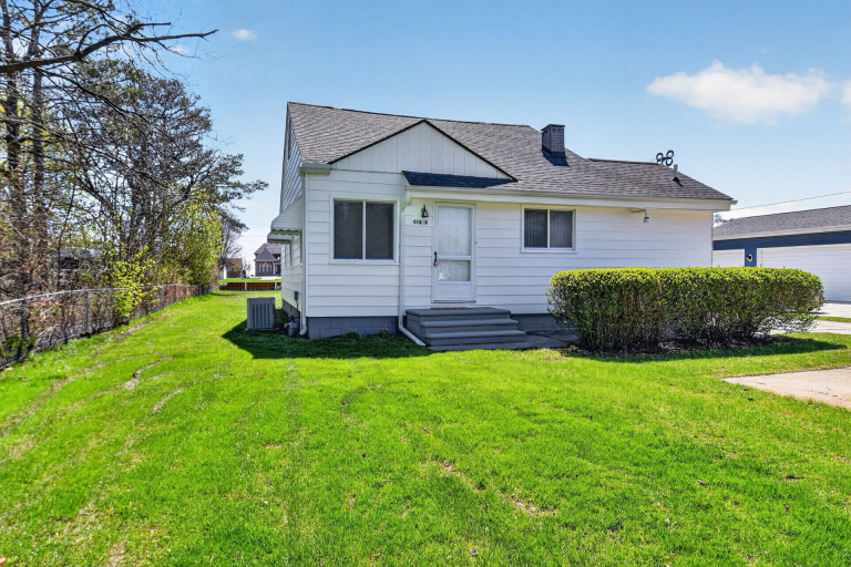 47816 Jefferson Ave - Chesterfield Township - Leslie E. Martin Realtor®