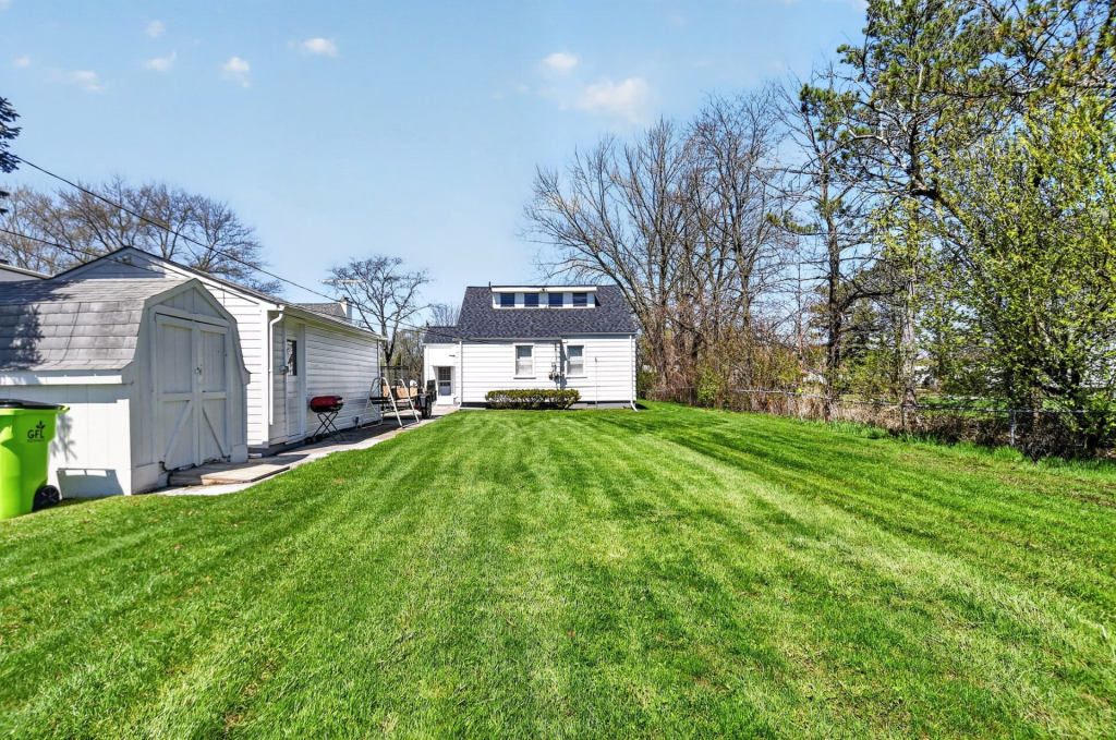 Exterior Back - 47816 Jefferson Ave - Chesterfield Township