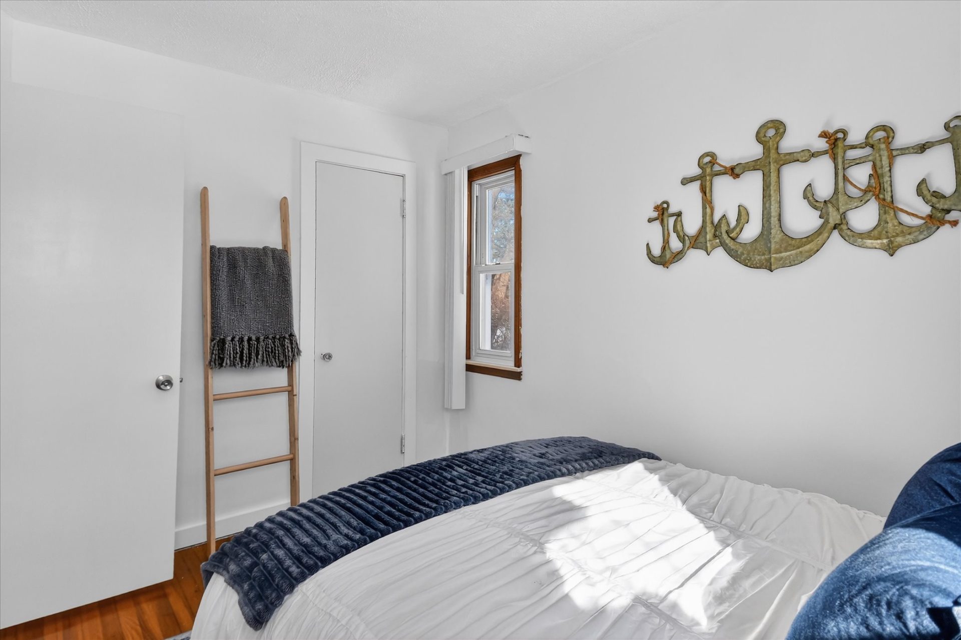 Bedroom 2-47816-Jefferson-Ave-Chesterfield Township, MI 48047-Leslie E Martin Realtor®