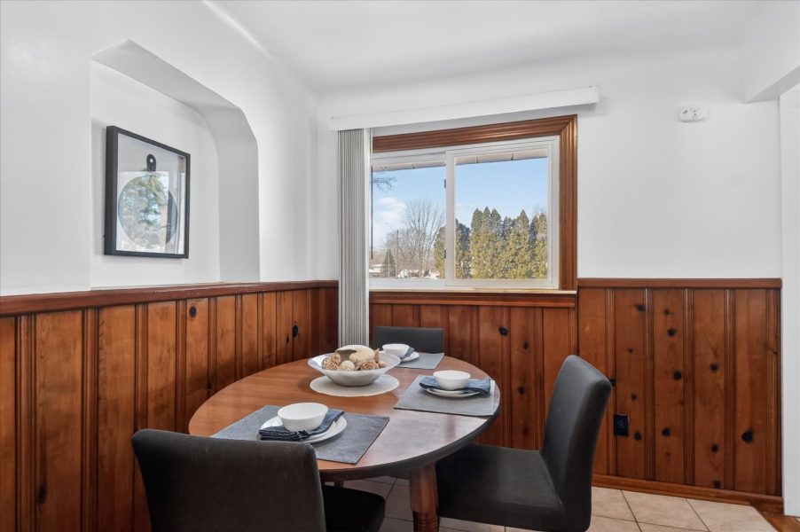 Dining Area 2-47816-Jefferson-Ave-Chesterfield Township, MI 48047-Leslie E Martin Realtor®