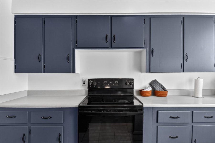 Kitchen 2-47816-Jefferson-Ave-Chesterfield Township, MI 48047-Leslie E Martin Realtor®