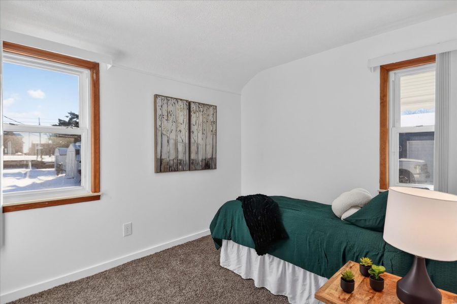 Primary-Bedroom-1-47816-Jefferson-Ave-Chesterfield Township, MI 48047-Leslie E Martin Realtor®