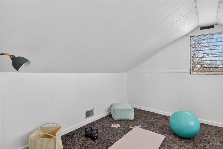 Upper-Level 1-47816-Jefferson-Ave-Chesterfield Township, MI 48047-Leslie E Martin Realtor®