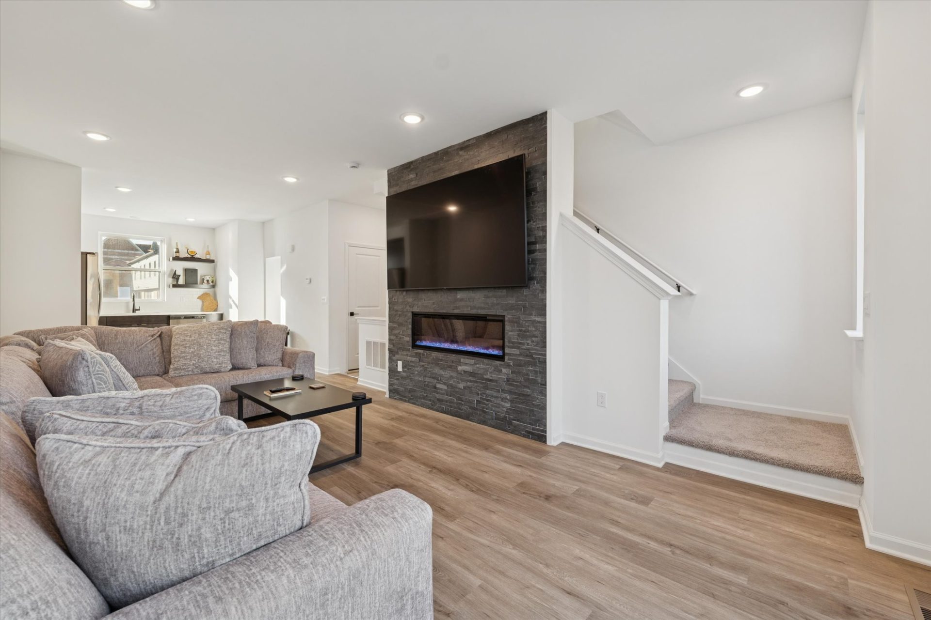 13-3622-Trumbull-Leslie E Martin Realtor®-11