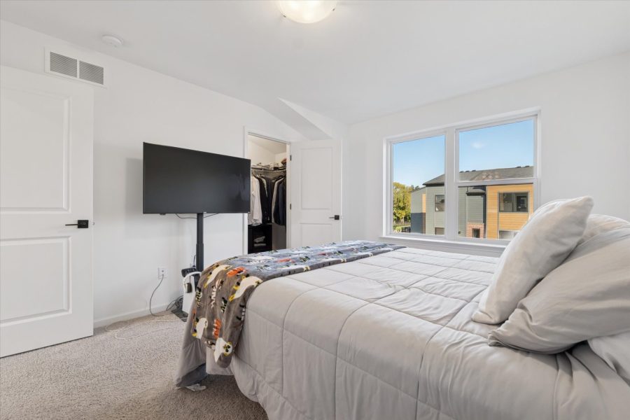 22-3622-Trumbull-Leslie E Martin Realtor®-20