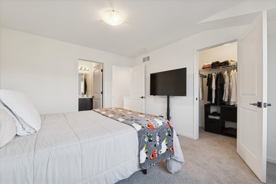 23-3622-Trumbull-Leslie E Martin Realtor®-21