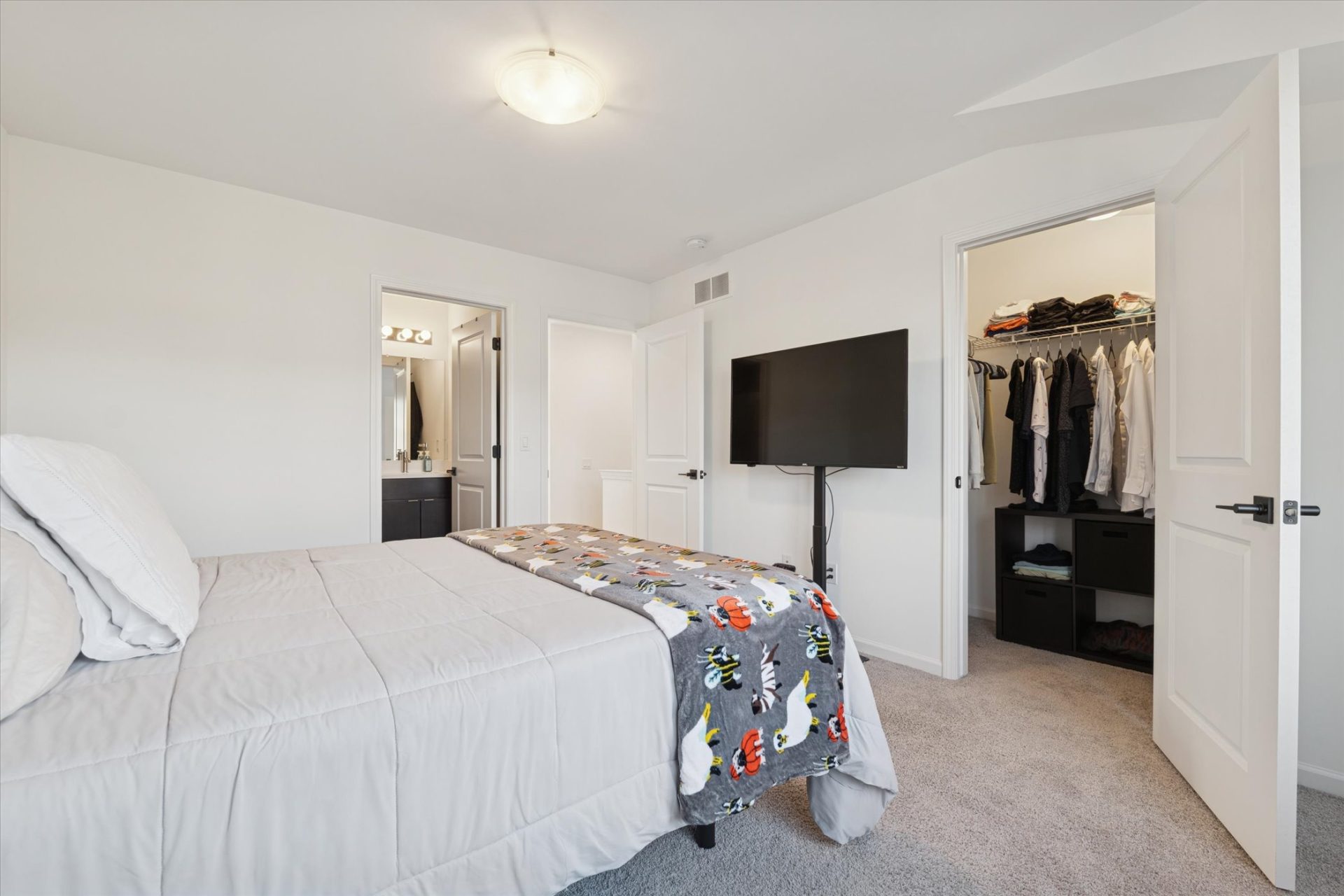 23-3622-Trumbull-Leslie E Martin Realtor®-21