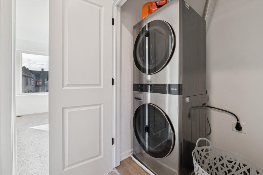 27-3622-Trumbull-Leslie E Martin Realtor®-25