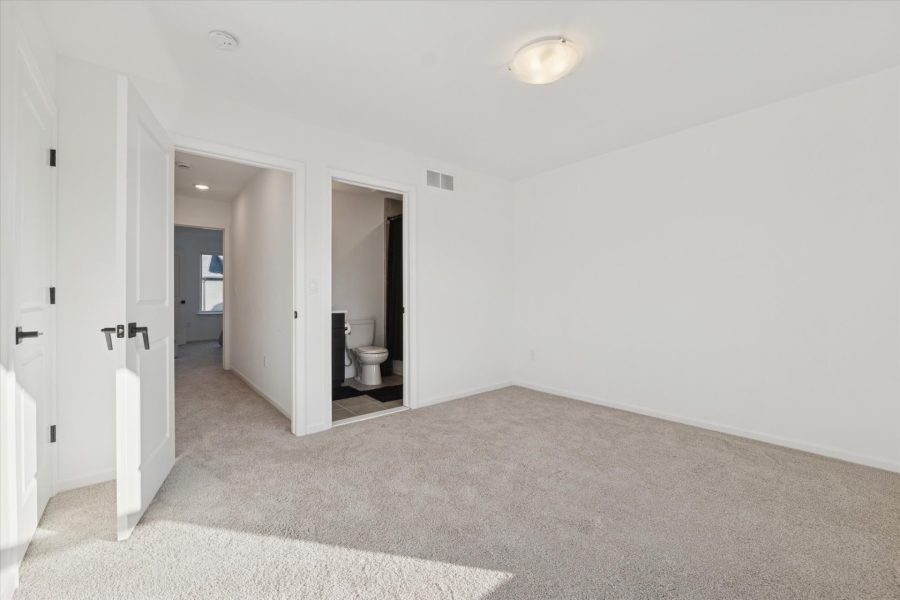 30-3622-Trumbull-Leslie E Martin Realtor®-27