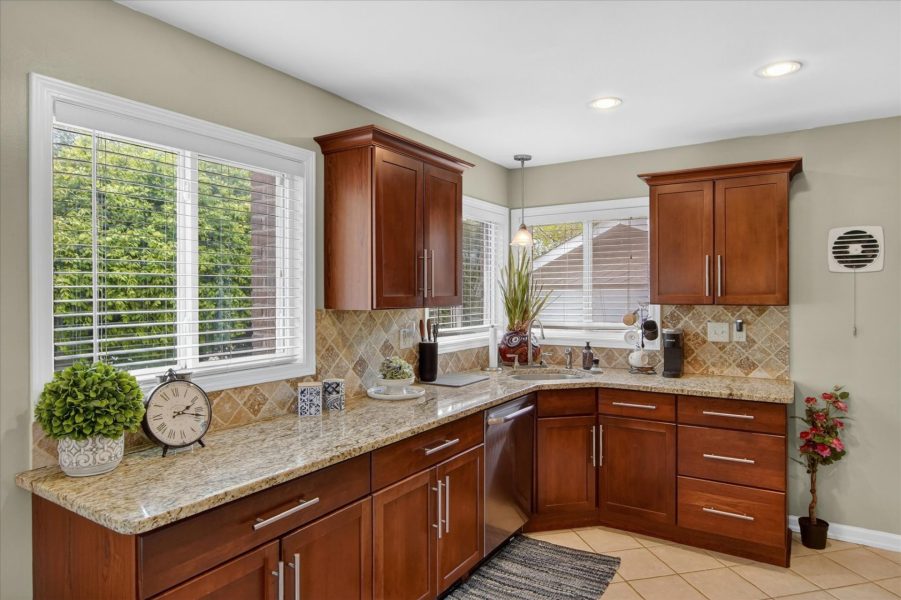 12-31775-Marblehead-Rd-Farmington-Leslie E Martin Realtor®