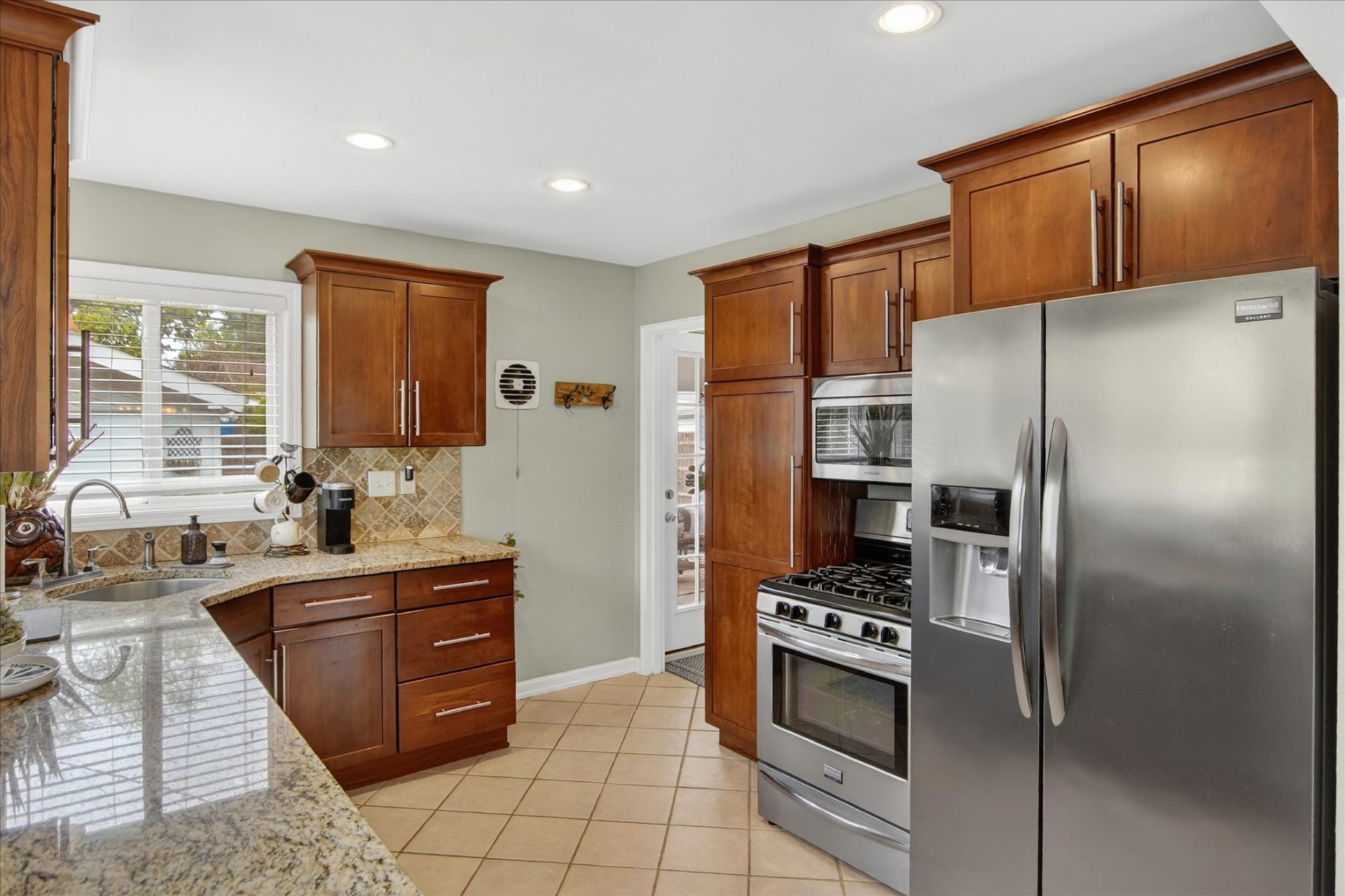 13-31775-Marblehead-Rd-Farmington-Leslie E Martin Realtor®