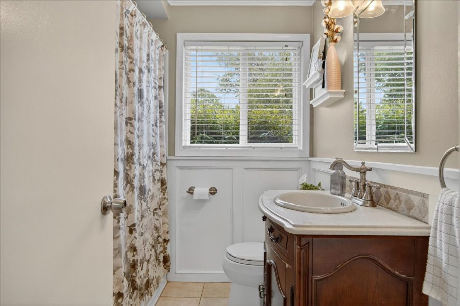 19-31775-Marblehead-Rd-Farmington-Leslie E Martin Realtor®