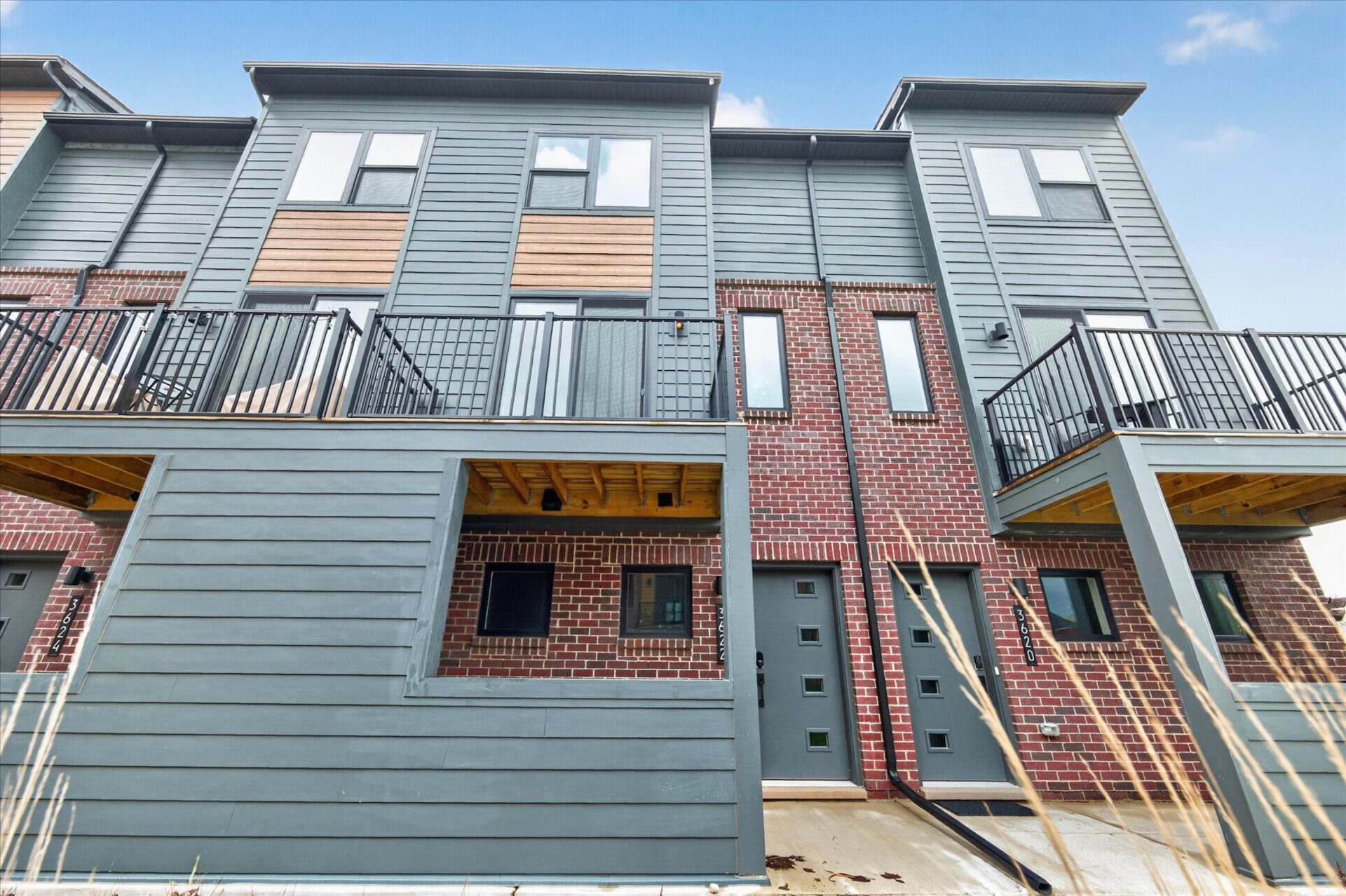 Exterior-d-3622-Trumbull-Detroit-Leslie E Martin Realtor®