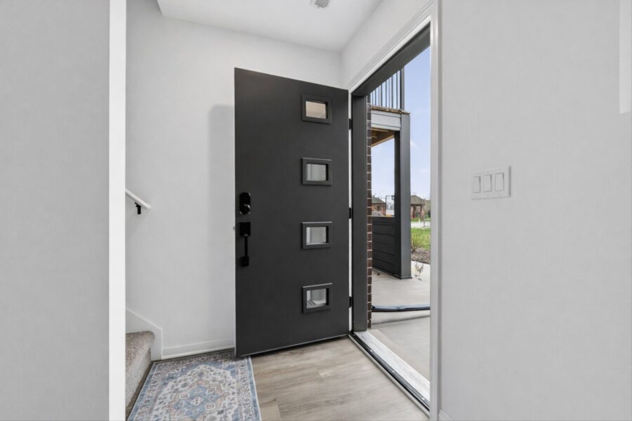 Main-Entry-3622-Trumbull-Detroit-Leslie E Martin Realtor®