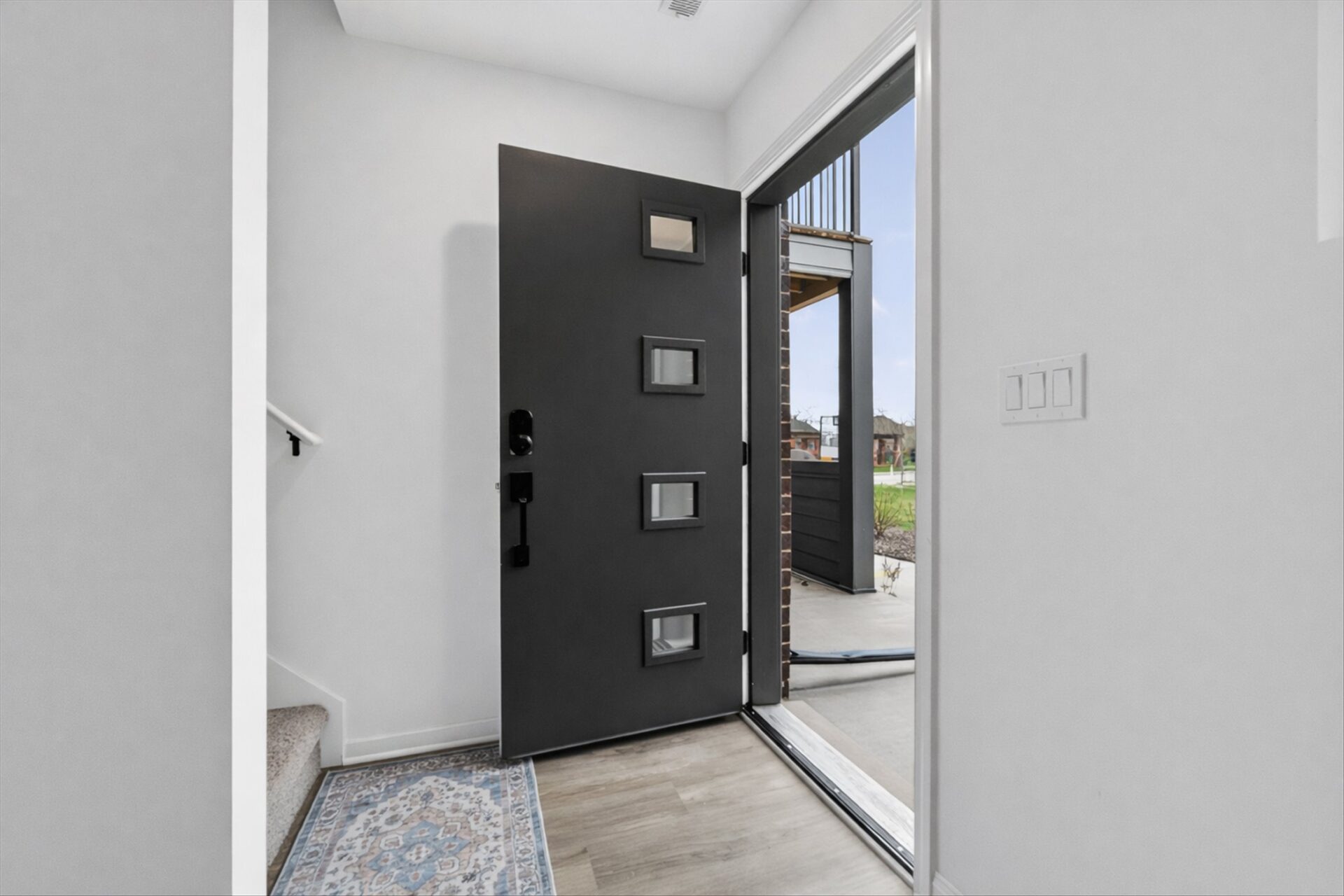 Main-Entry-3622-Trumbull-Detroit-Leslie E Martin Realtor®
