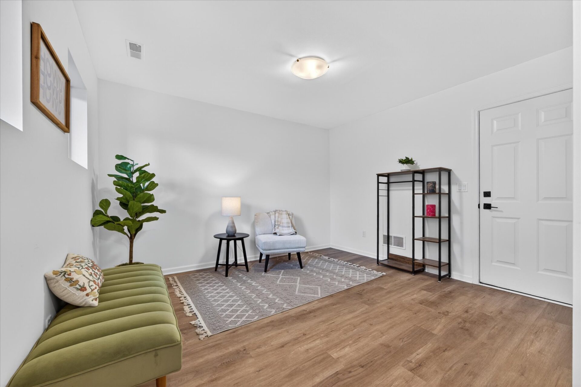Flex-Room-b-3622-Trumbull-Detroit-Leslie E Martin Realtor®