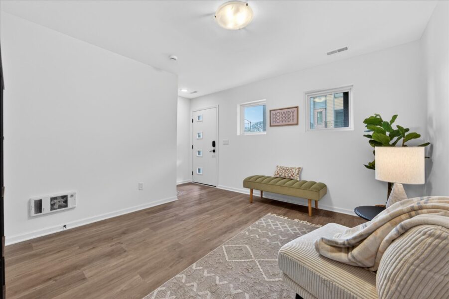 Flex-Room-a-3622-Trumbull-Detroit-Leslie E Martin Realtor®