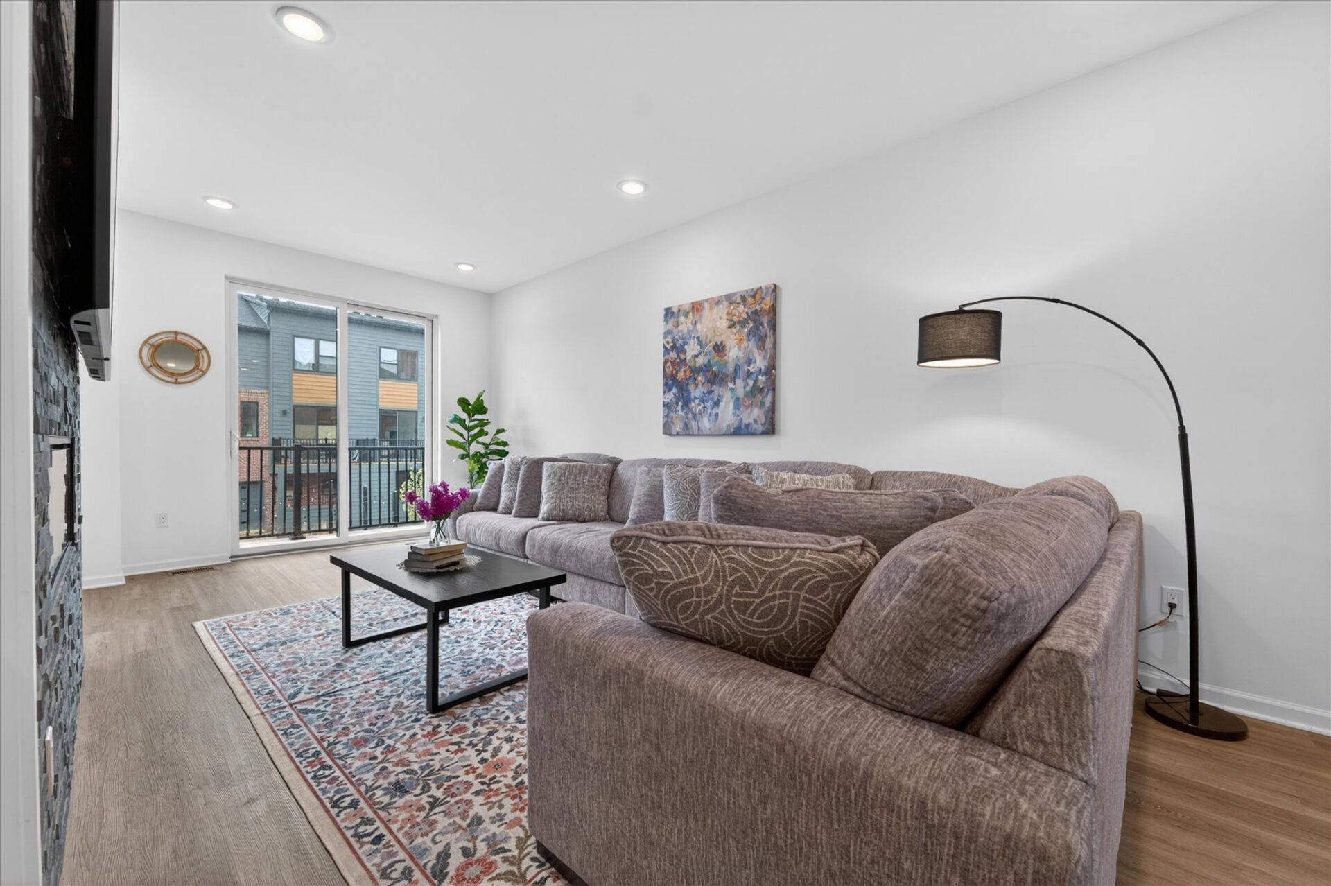 Living-Room-d-3622-Trumbull-Detroit-Leslie E Martin Realtor®