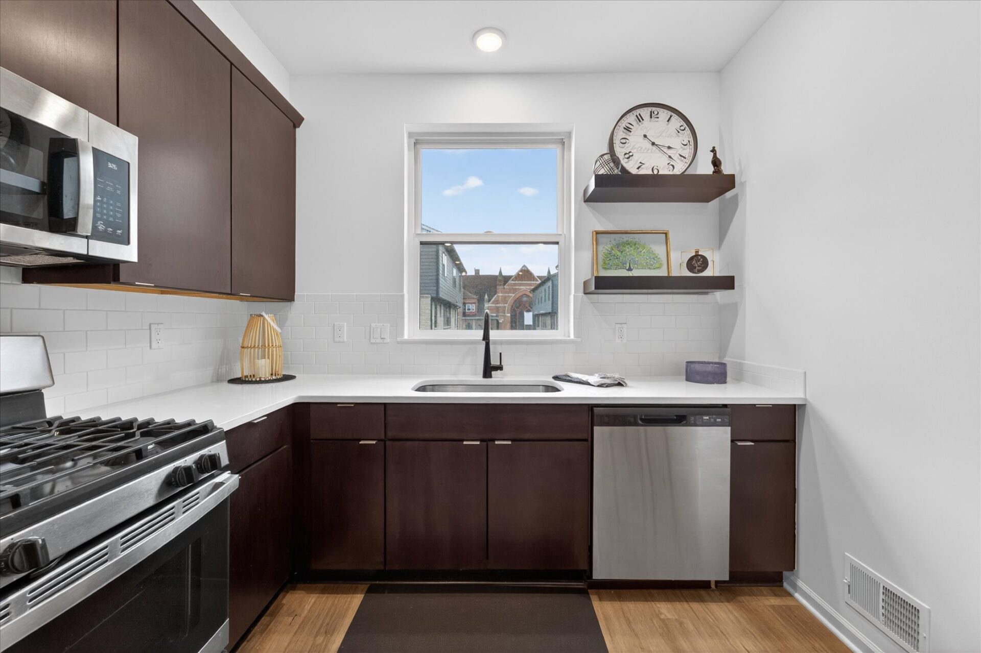 Kitchen-c-3622-Trumbull-Detroit-Leslie E Martin Realtor®
