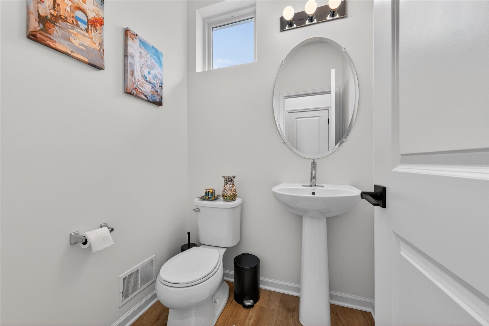 Half bath-3622-Trumbull-Detroit-Leslie E Martin Realtor®