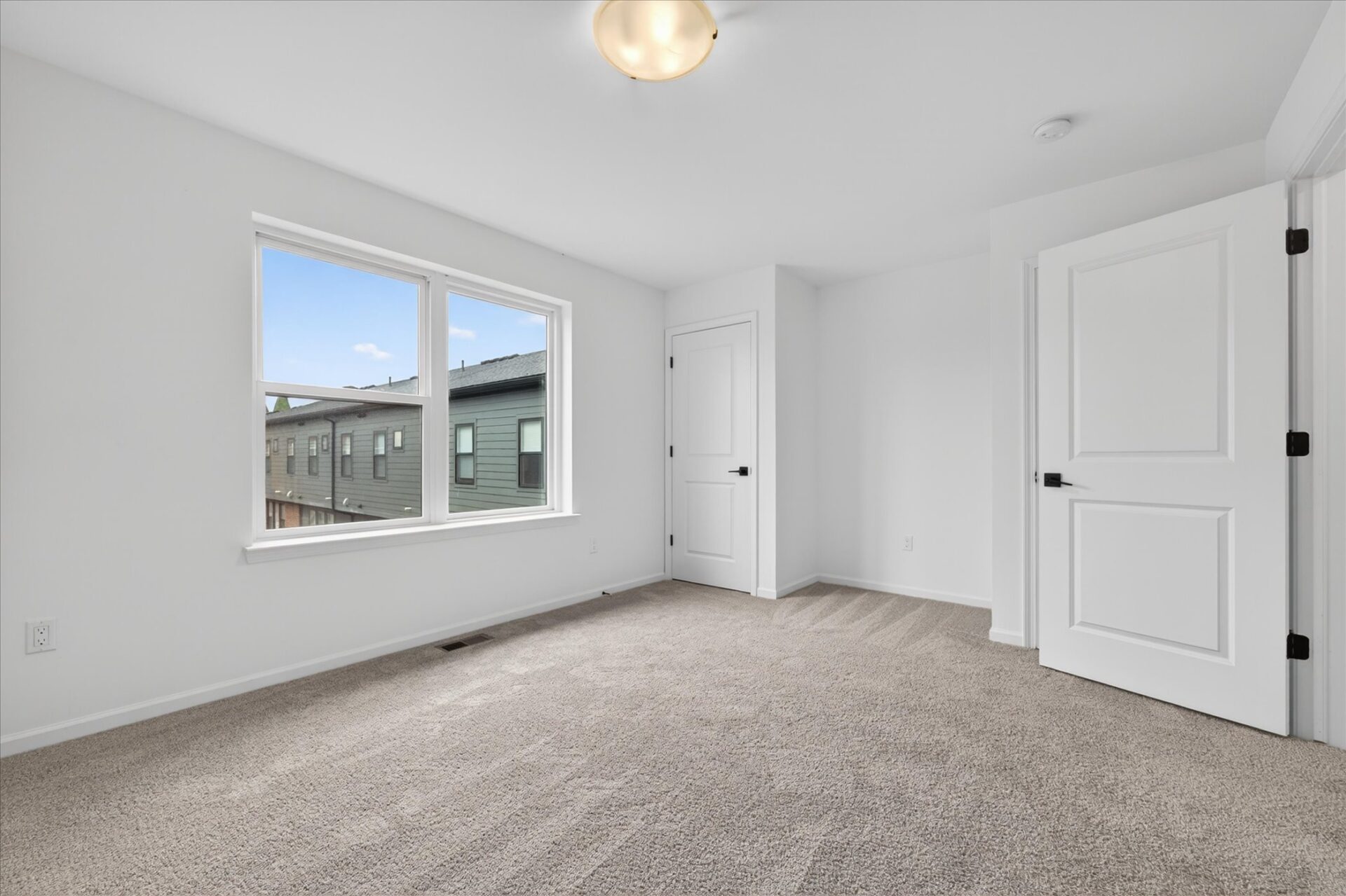 Bedroom1b-3622-Trumbull-Detroit-Leslie E Martin Realtor®