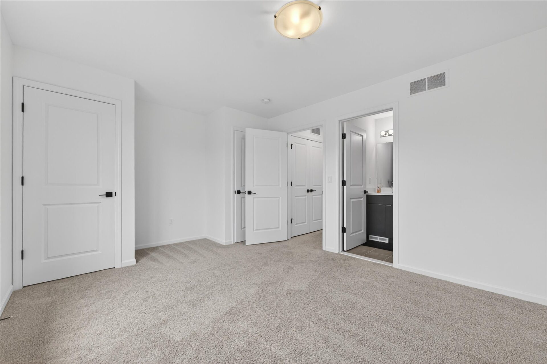 Bedroom1a-3622-Trumbull-Detroit-Leslie E Martin Realtor®