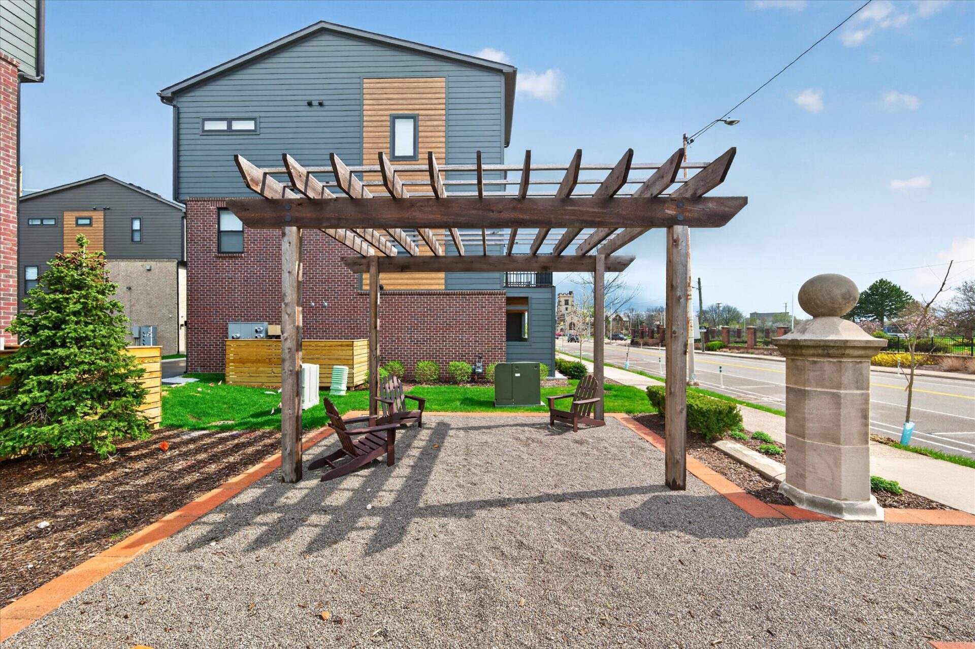 Patio-3622-Trumbull-Detroit-Leslie E Martin Realtor®